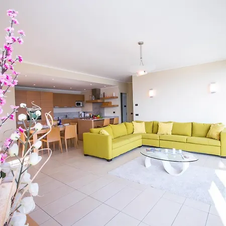 Sant' Andrea Vista * 梅纳焦