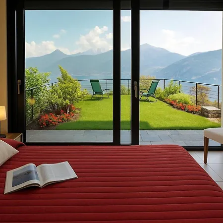 Sant' Andrea Vista 公寓 *