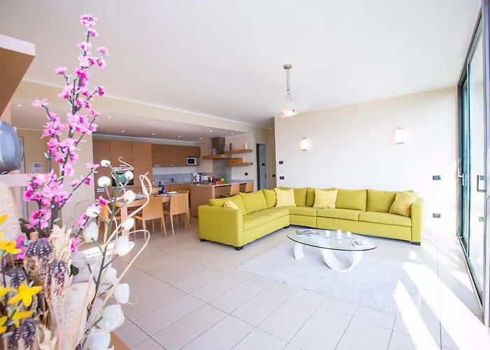 Sant' Andrea Vista * Μενάτζιο